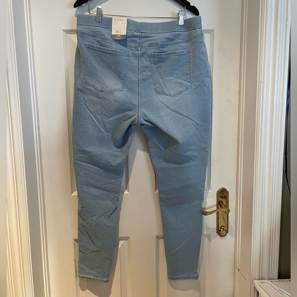 Jean Jeggings - Picture 2 of 3